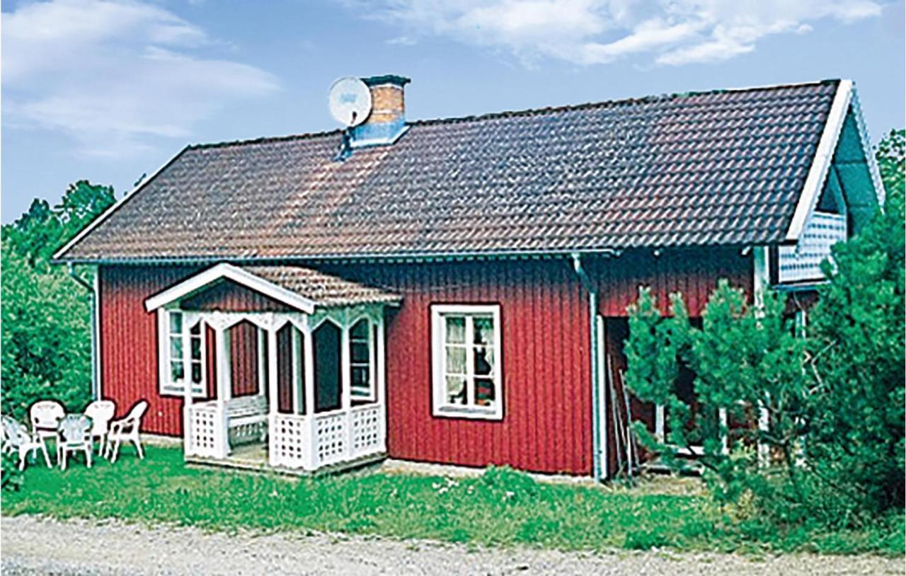 3 Bedroom Beautiful Home In Kristdala Malghult Exteriör bild